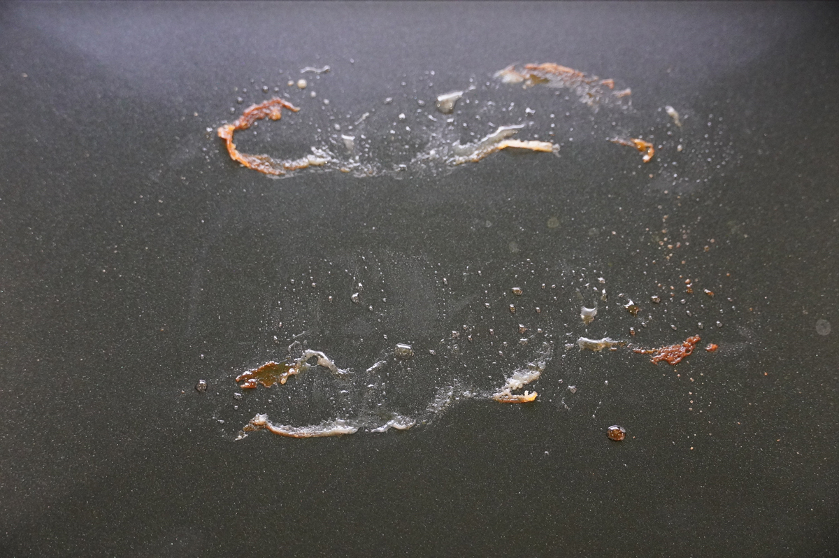 グリルプレートの汚れもこの程度。サッと落ちます