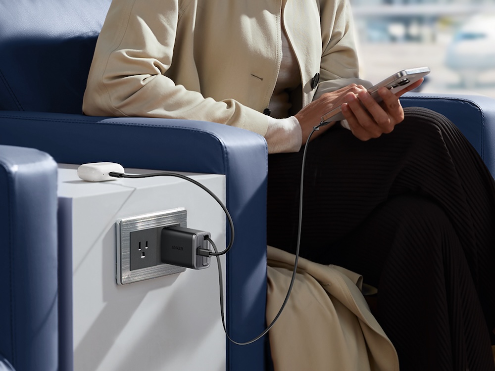 Anker Nano Charger(35W, Built-In 巻取り式 USB-Cケーブル)