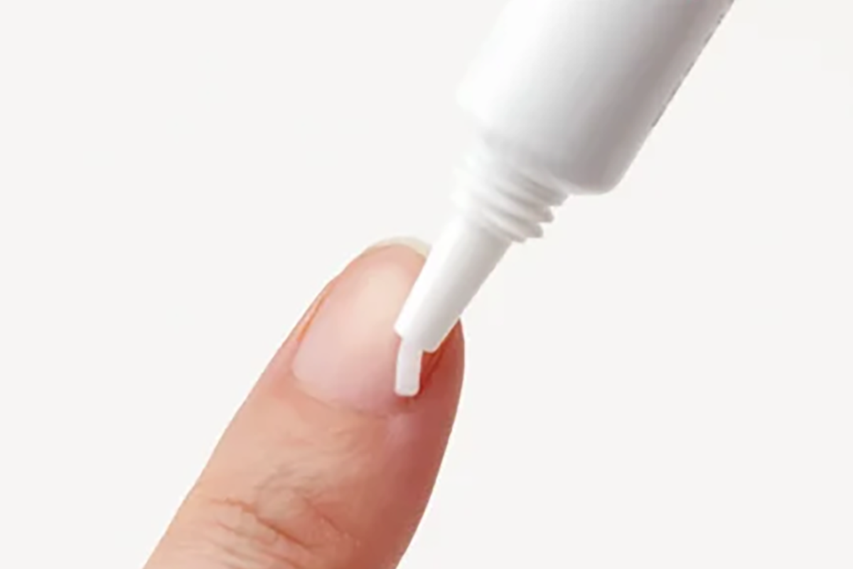 ピンポイントに塗りやすい、先細チューブ