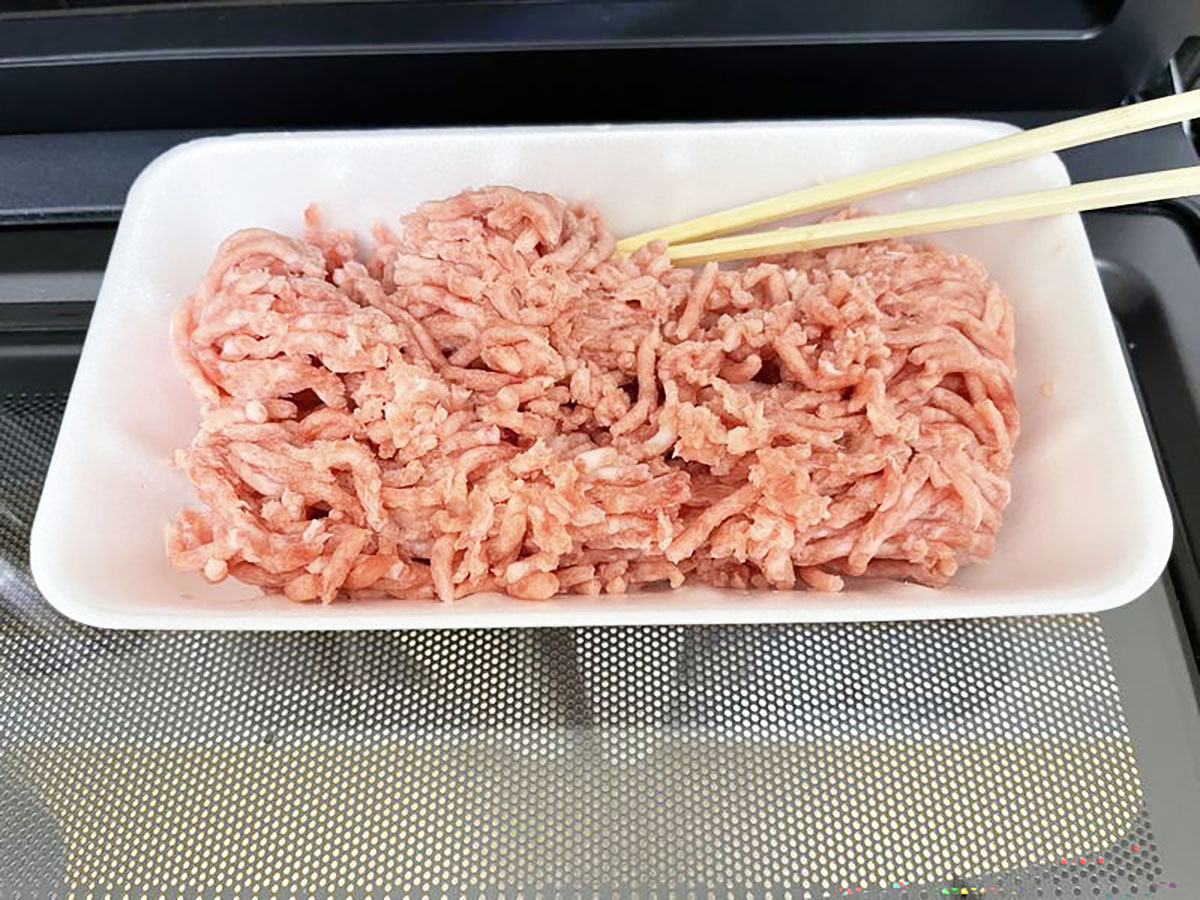 180gのひき肉が約5分30秒でちょうどよく解凍できた