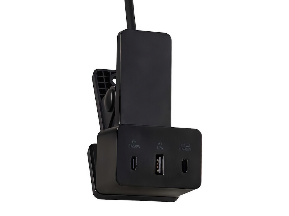 USB Type-Cの2ポートとUSB-Aの1ポートを備える