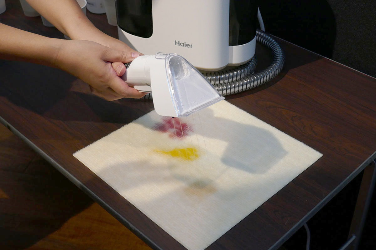 「水モード」で水を噴射して汚れを浮かせる