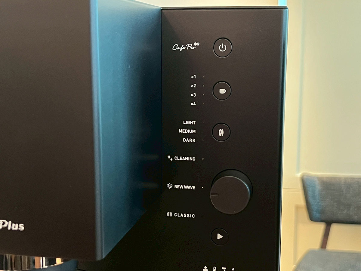 コーヒー粉の焙煎度は「LIGHT/MEDIUM/DARK」の3段階から設定可能