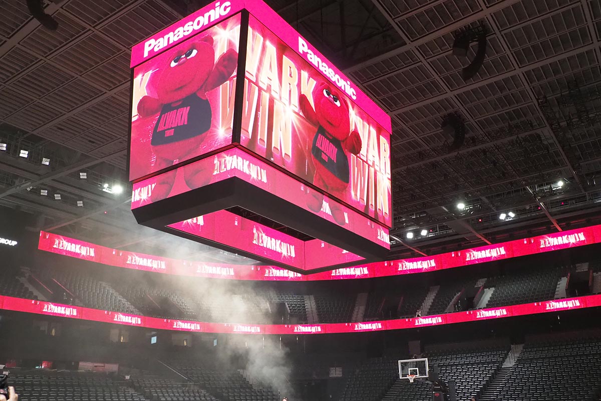 アルバルク東京の勝利を演出する迫力の照明