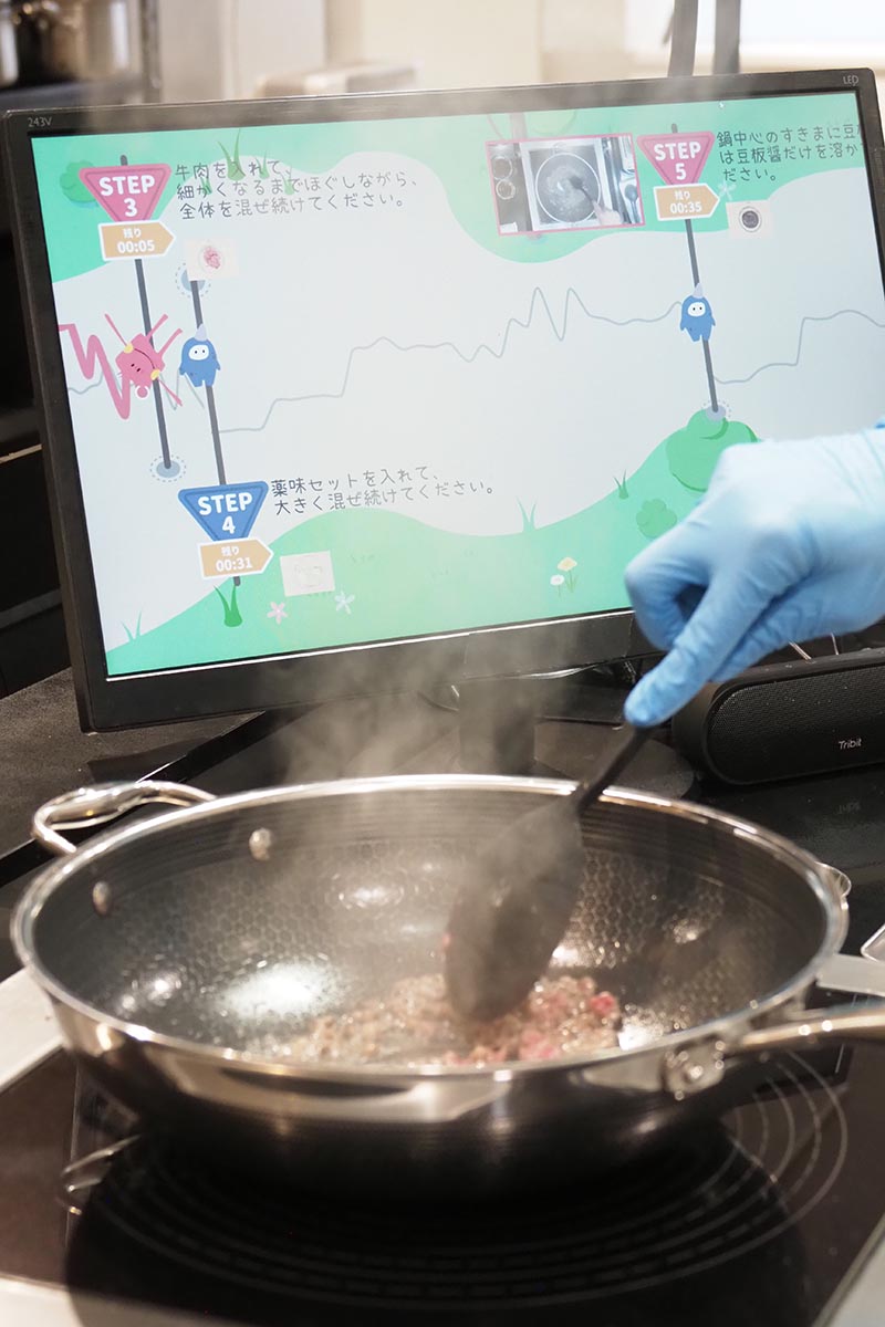 たまたま前日に麻婆豆腐を作った筆者。いつもは記憶上のレシピで作っているが、ちょっとした違いに気をつけつつも完成