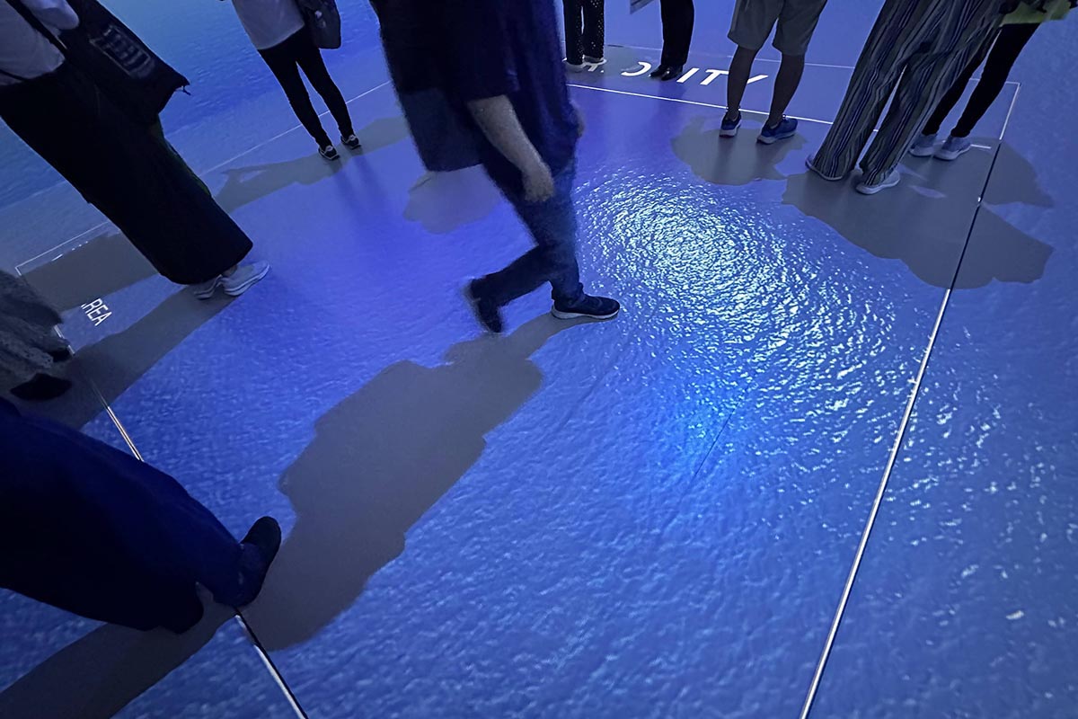 床の振動も映像と一体となって没入感を高めてくれた