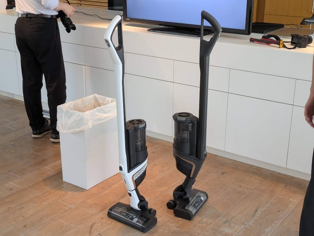 モーター部を本体下部に配置すると、自立できる