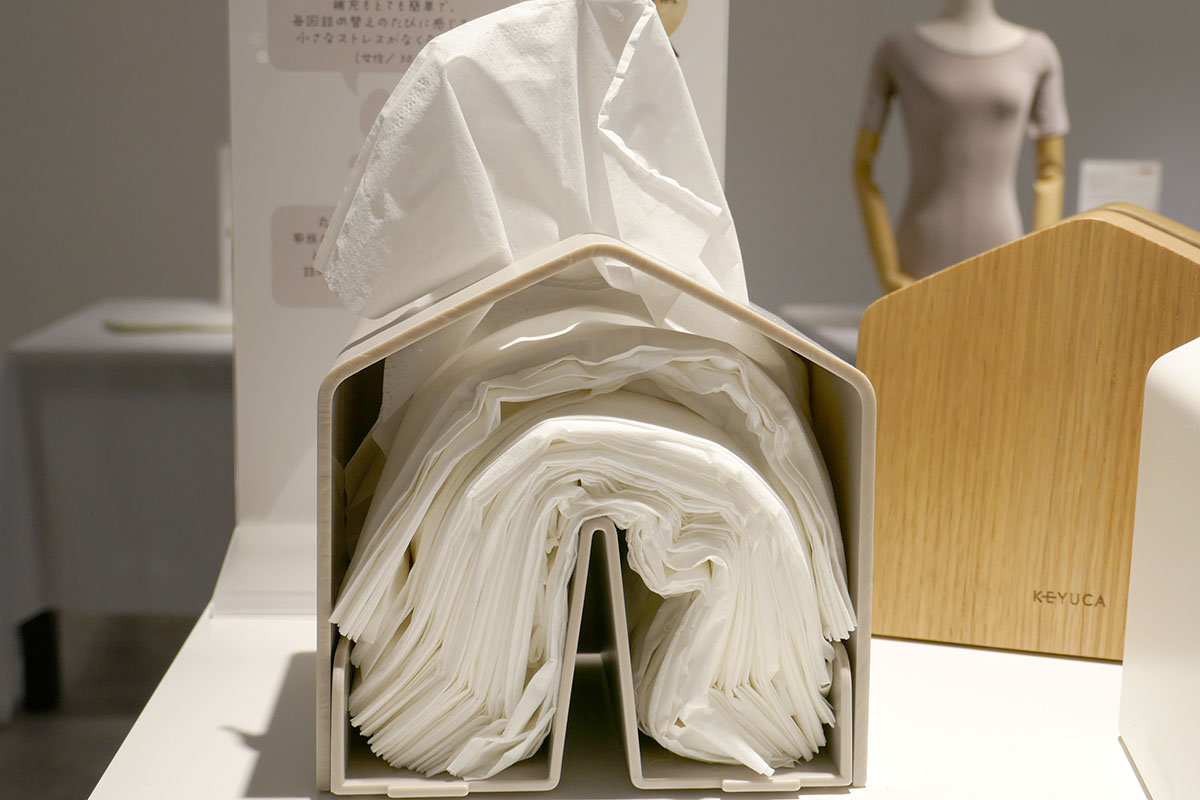 市販のボックスティッシュの中身をそのまま入れられる