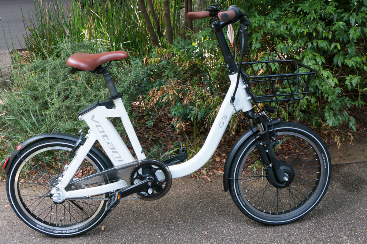 U字に大きく湾曲したアルミフレームが特徴の「Q3」。重量は20.4kg。価格は163,000円