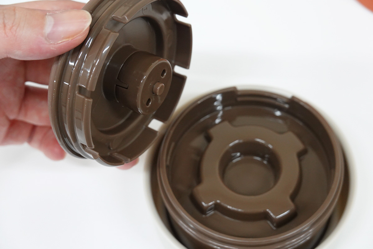 らくらくキャップ。ワンタッチで着脱できる