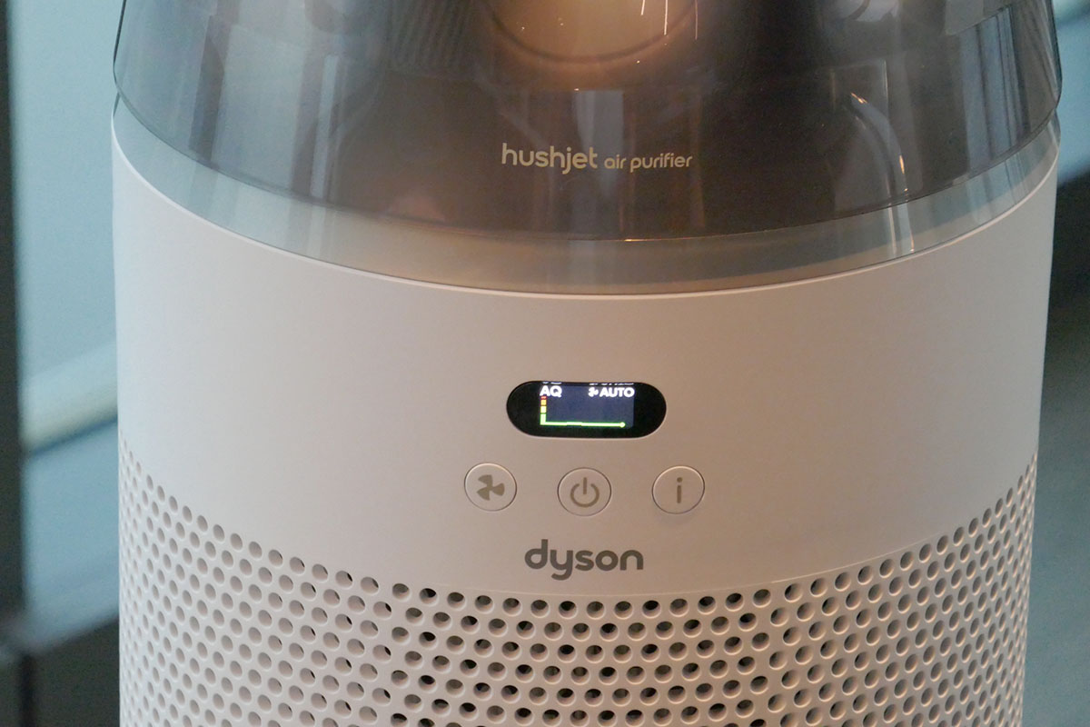 操作部。ナイトモードに設定すれば液晶ディスプレイが消灯する