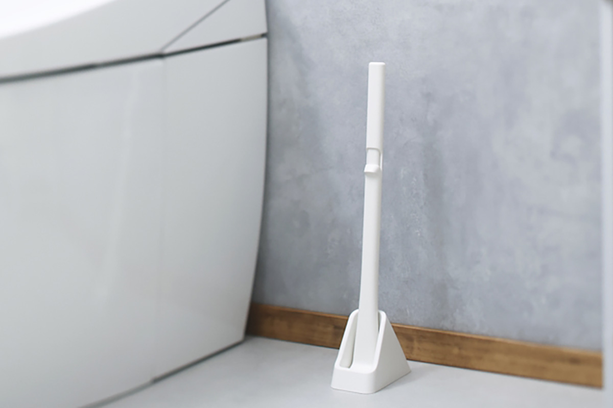 シートを挟むトイレクリーナー