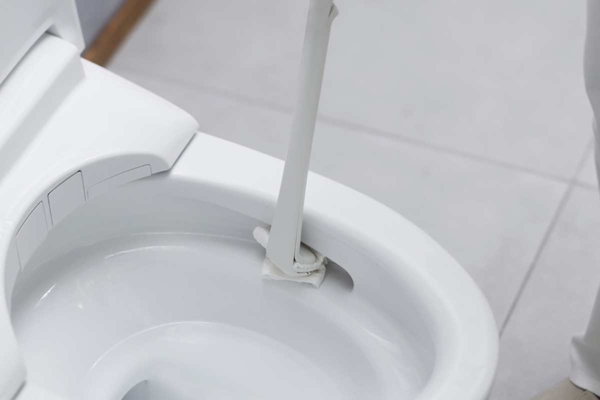 便器のフチ裏にも簡単に届く