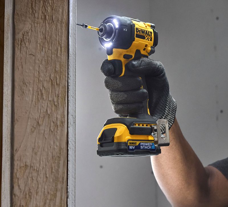 高照度LEDライトを備えた