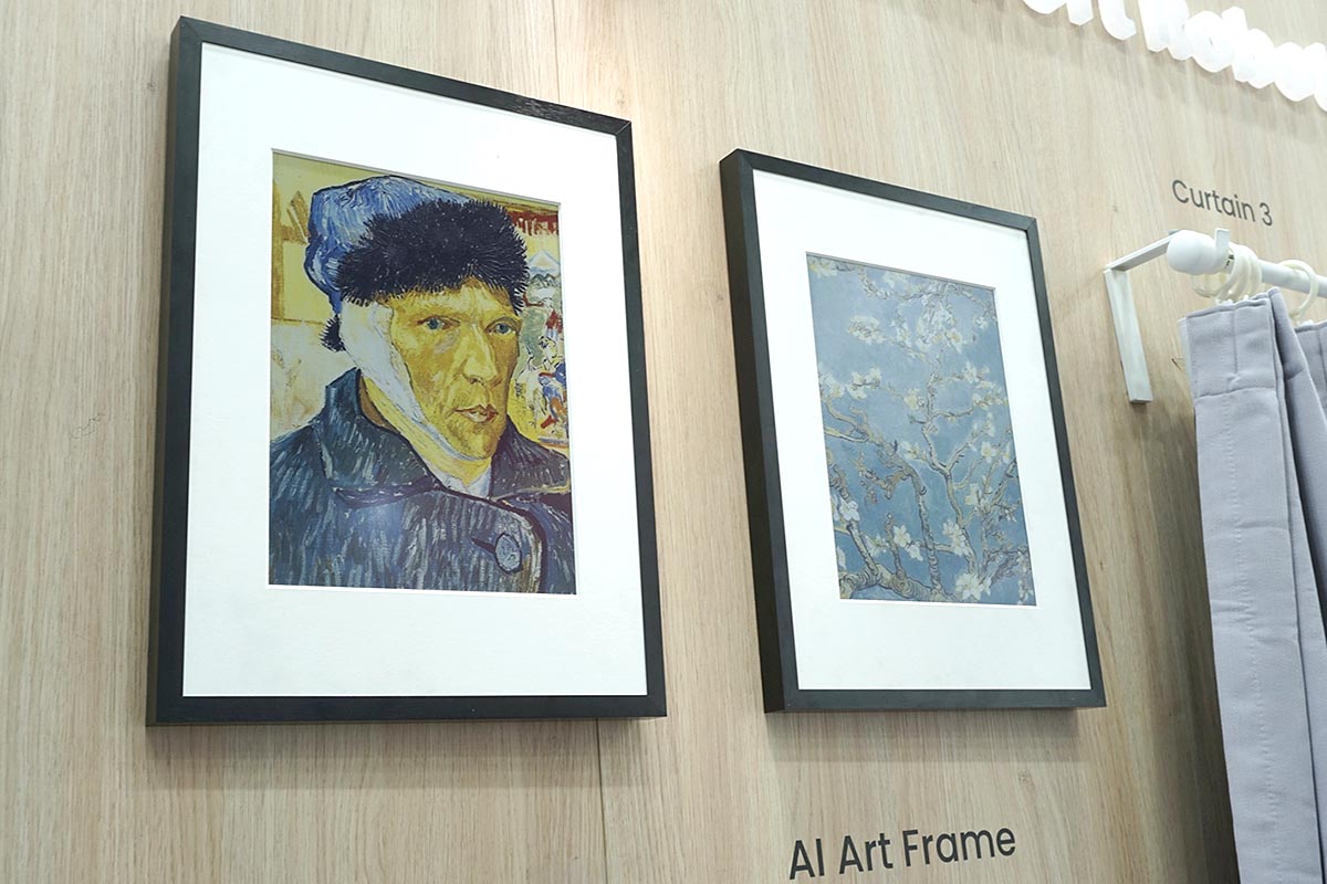 13インチのAIアートフレーム。手持ちの写真を、AIがイラスト風に加工してくれる機能もあります