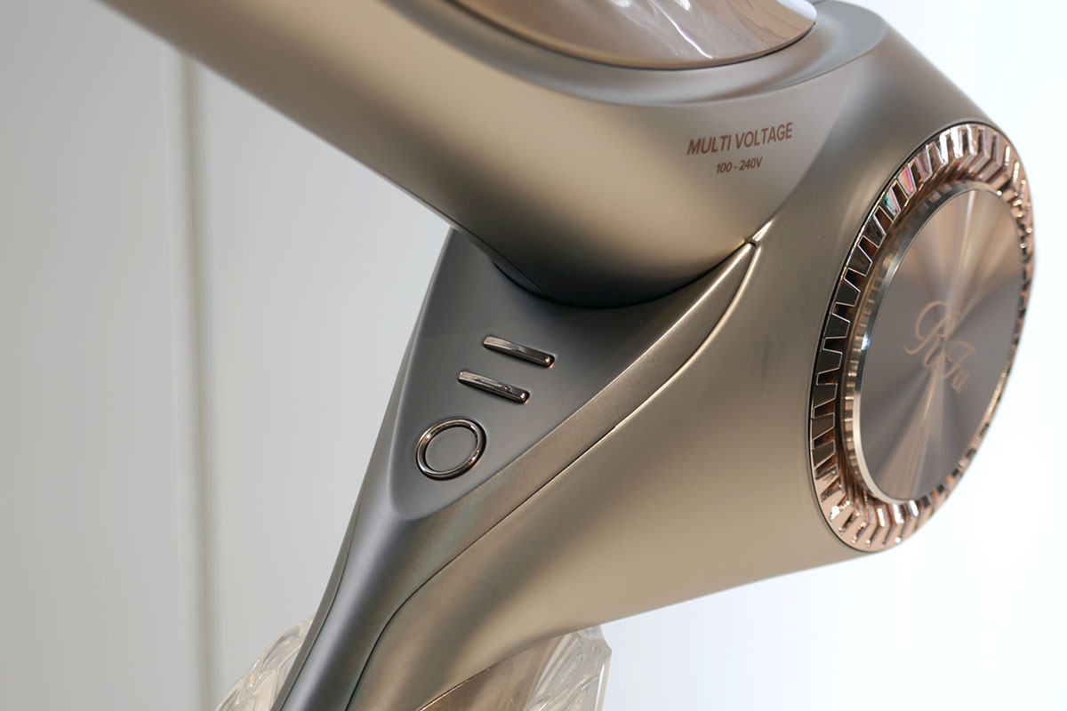 丸いボタンがクールボタン