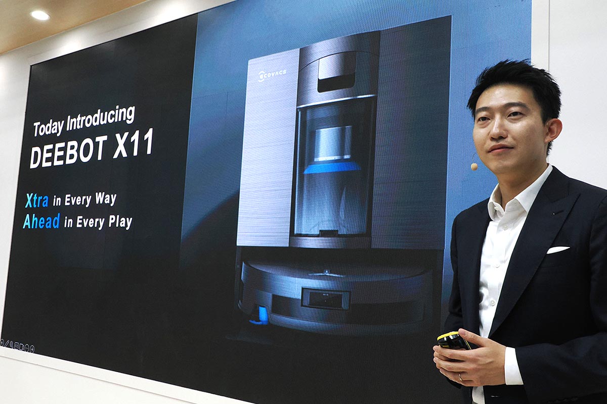 IFAのプレスデイにはエコバックスのブースで新製品発表会が開催。ECOVACSブランドの副会長兼CEOであるDavid Qianさんが新製品などを紹介しました