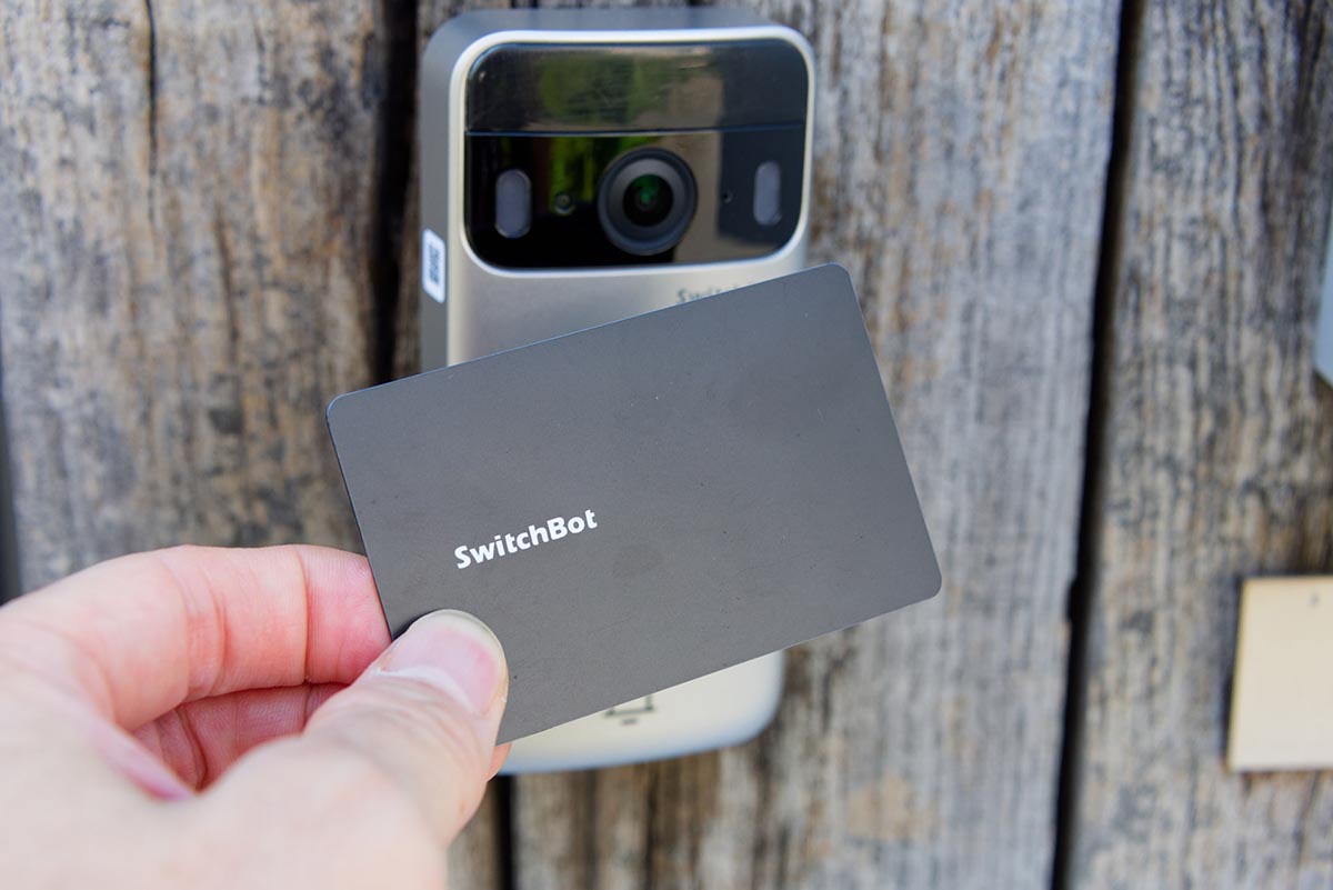 NFCカードを子機にかざせばSwitchBot ロックシリーズを解錠