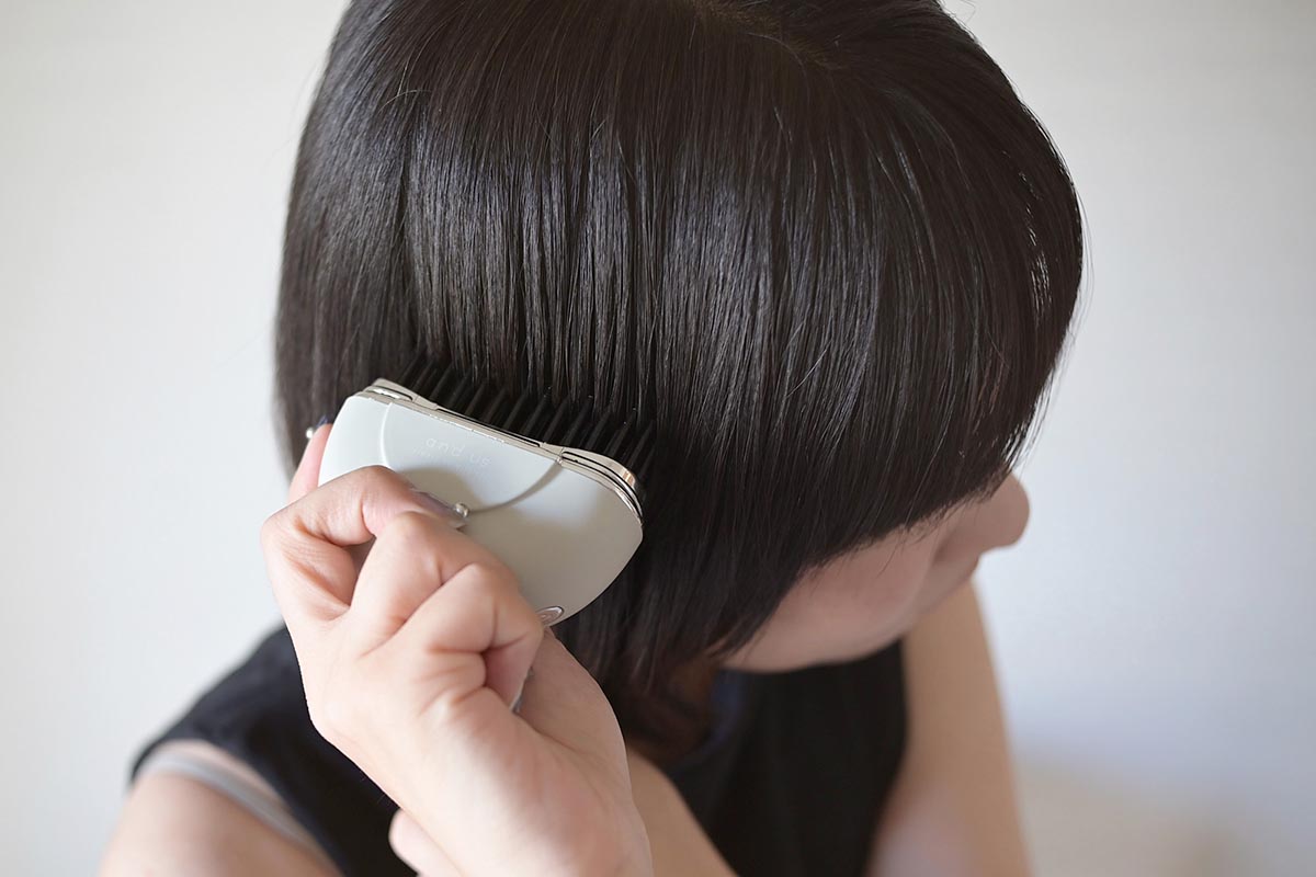 3COINS「コンパクトヒートヘアコーム」