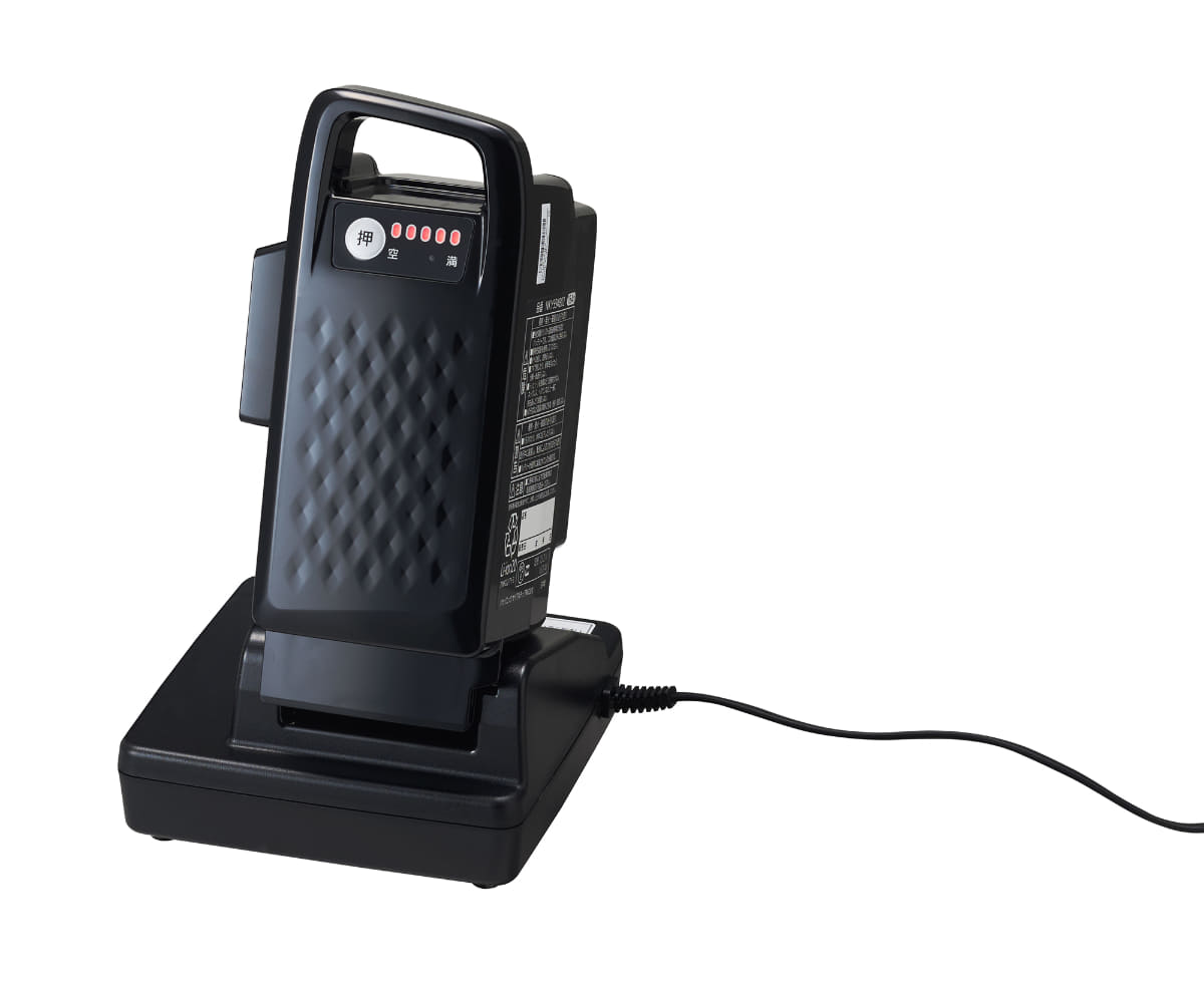 バッテリーは着脱可能。電動アシスト自転車のバッテリーも共用できる