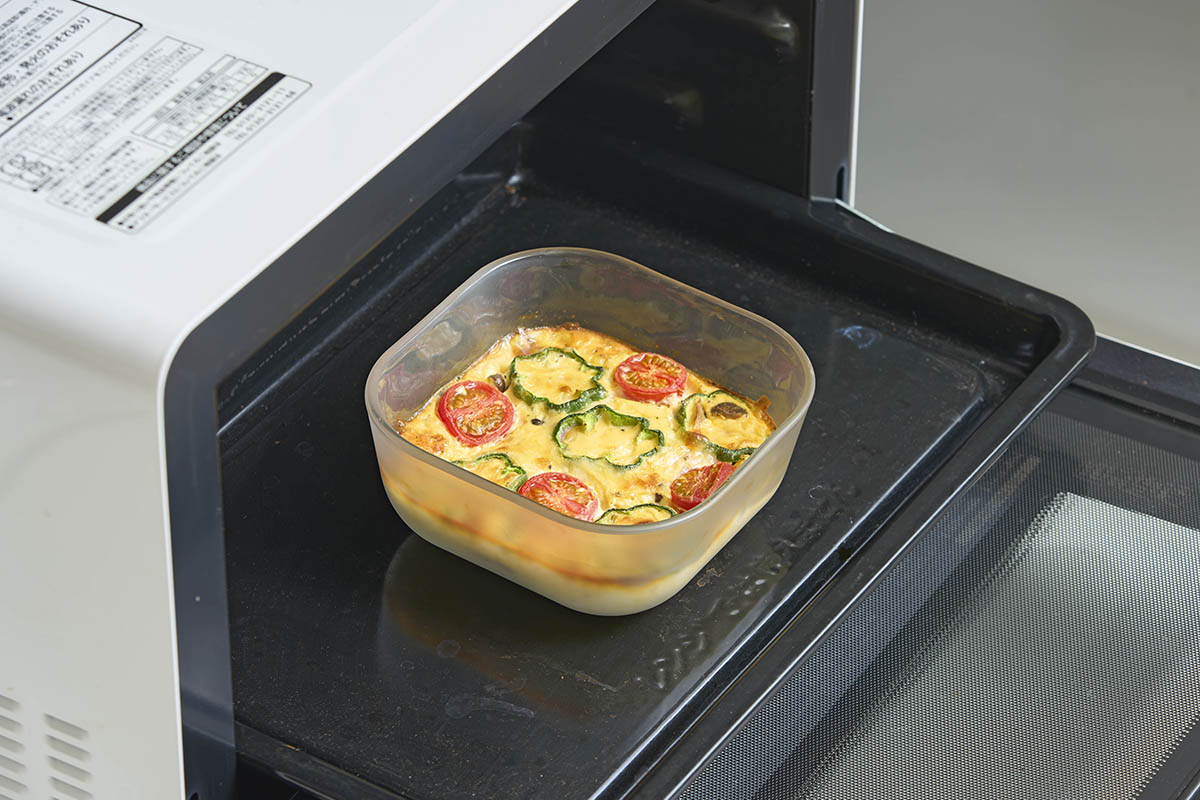 オーブン調理にも対応する「耐熱ガラス製電子レンジ調理器」