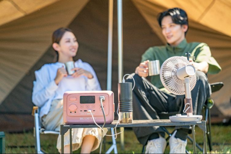 淡く柔らかな色合いの「ペールピンク」