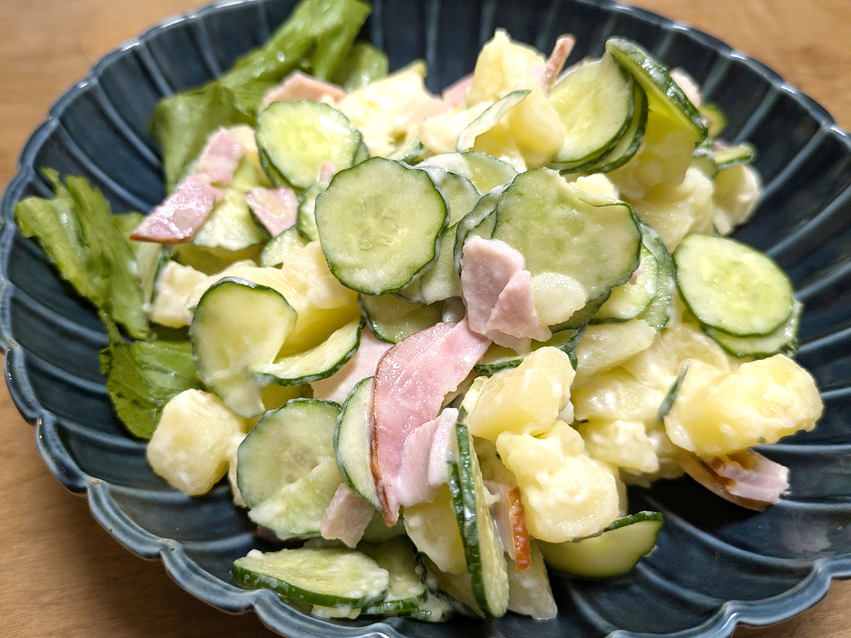 ハムやきゅうりなどを入れればポテトサラダが完成!