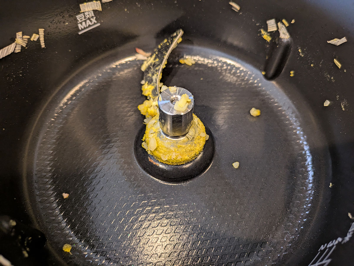 チャーハンを作ったあとの鍋。パドルの周りは念入りなお手入れが必要でした