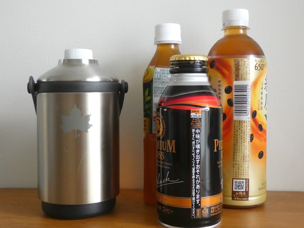 小さめのペットボトルもぴったりフィット