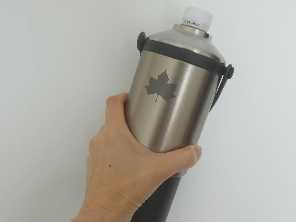 両手でしっかりホールドした方が良い場合も