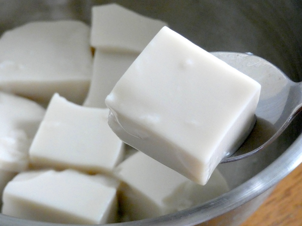 お豆腐のようにやわらかく、カットが難しい