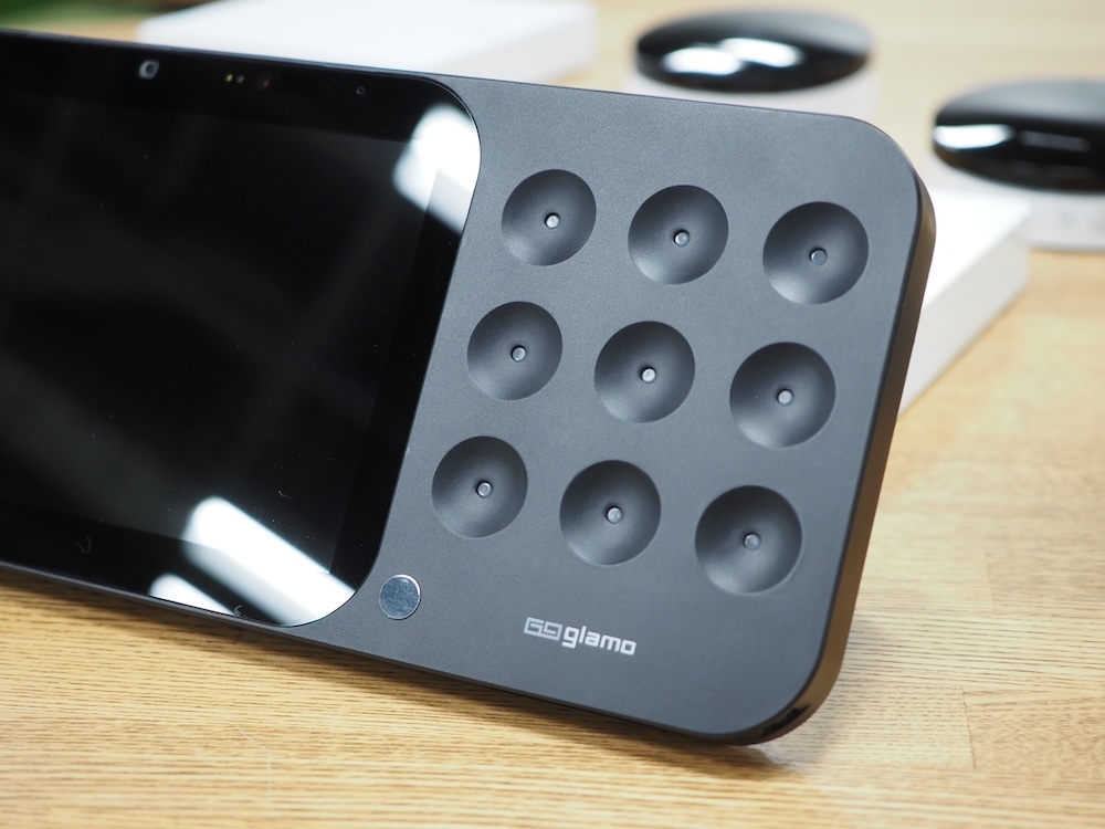 端末の右側に配置されているショートカットボタン。