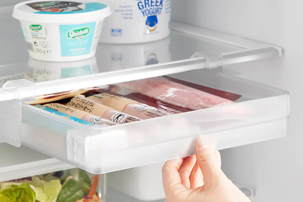 スライスチーズやハムなどの高さの低い食品を入れているイメージ