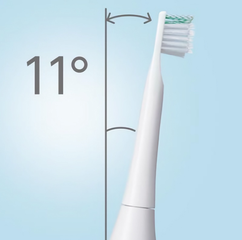 11度に屈曲したアングルヘッドにより、無理なく歯とブラシを密着させられる