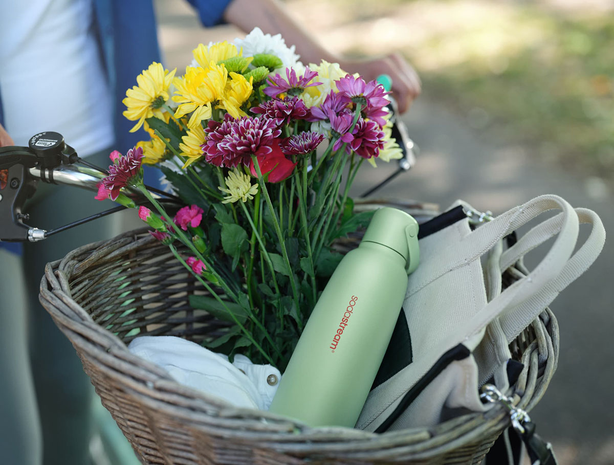 保冷効果もあるため外出先でも炭酸飲料を楽しめる