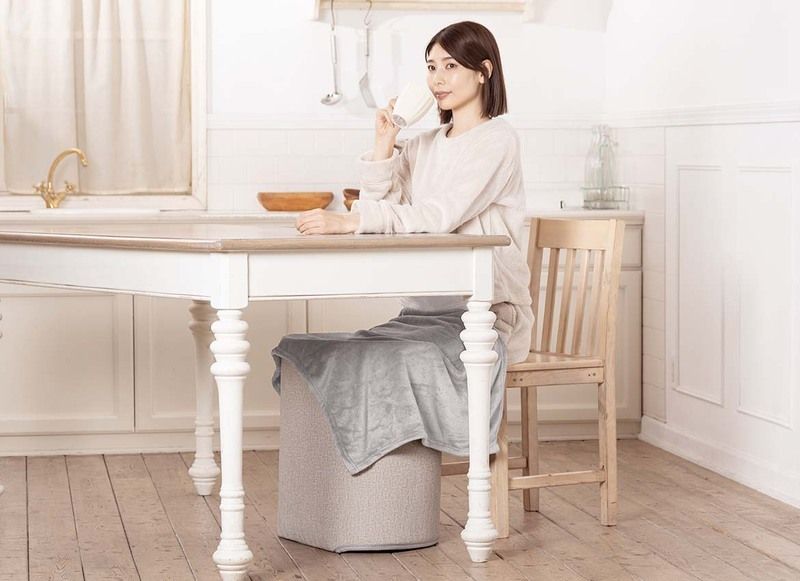 デスク下で使える