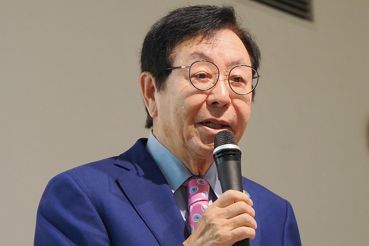 ニトリの似鳥昭雄 代表取締役会長兼社長は、新製品の中でもドラム式洗濯乾燥機をアピール。ヒートポンプ式ながら「他社の半額に近い。光熱費も安く、早く洗濯乾燥ができる」とした。今後の新製品発表にも意欲を見せた