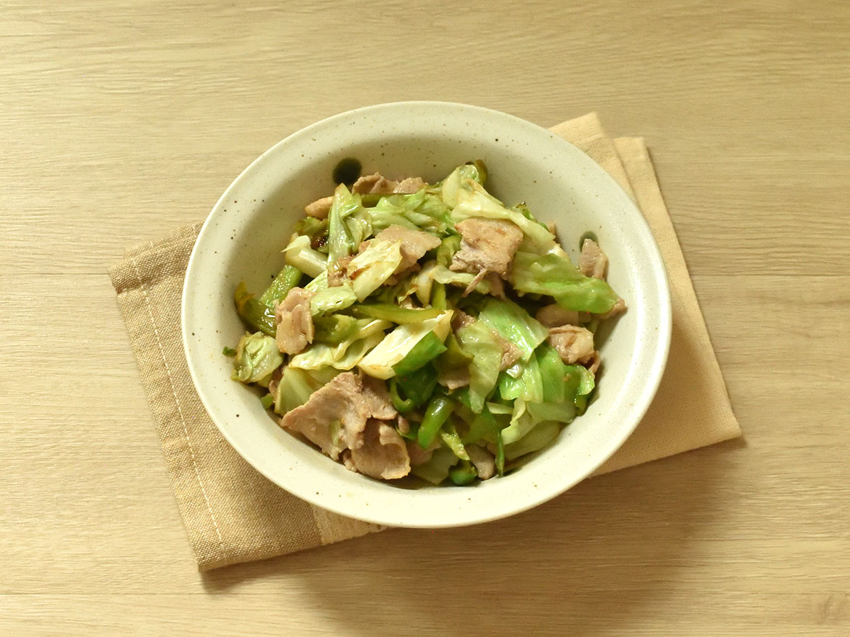 しょうがが香る味噌ダレで、ごはんが進むおかずです