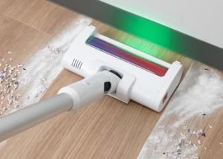 LEDライト付きヘッドで暗い場所も見やすく掃除できる