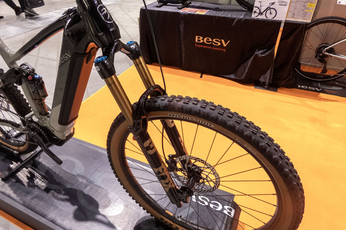 フロントサスペンション