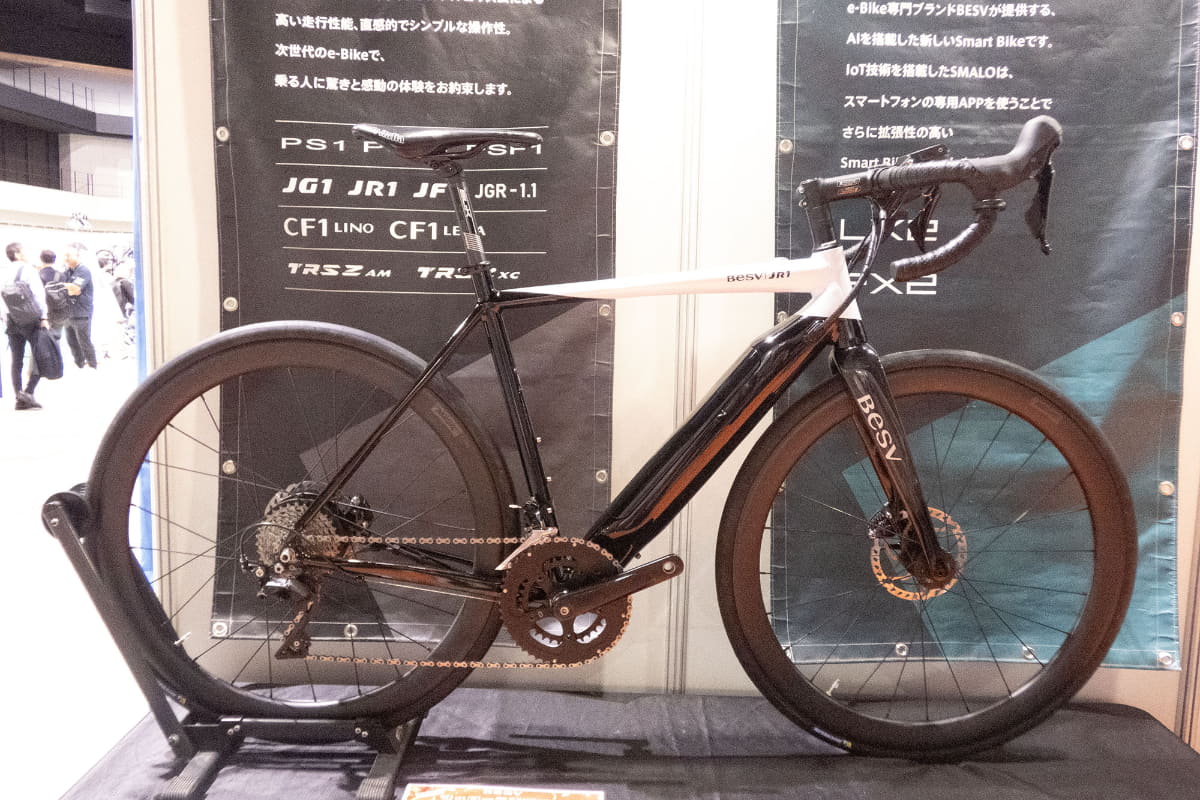 ベスビーのロードバイクe-bike「JR1」をベースにしたMAVICモデル