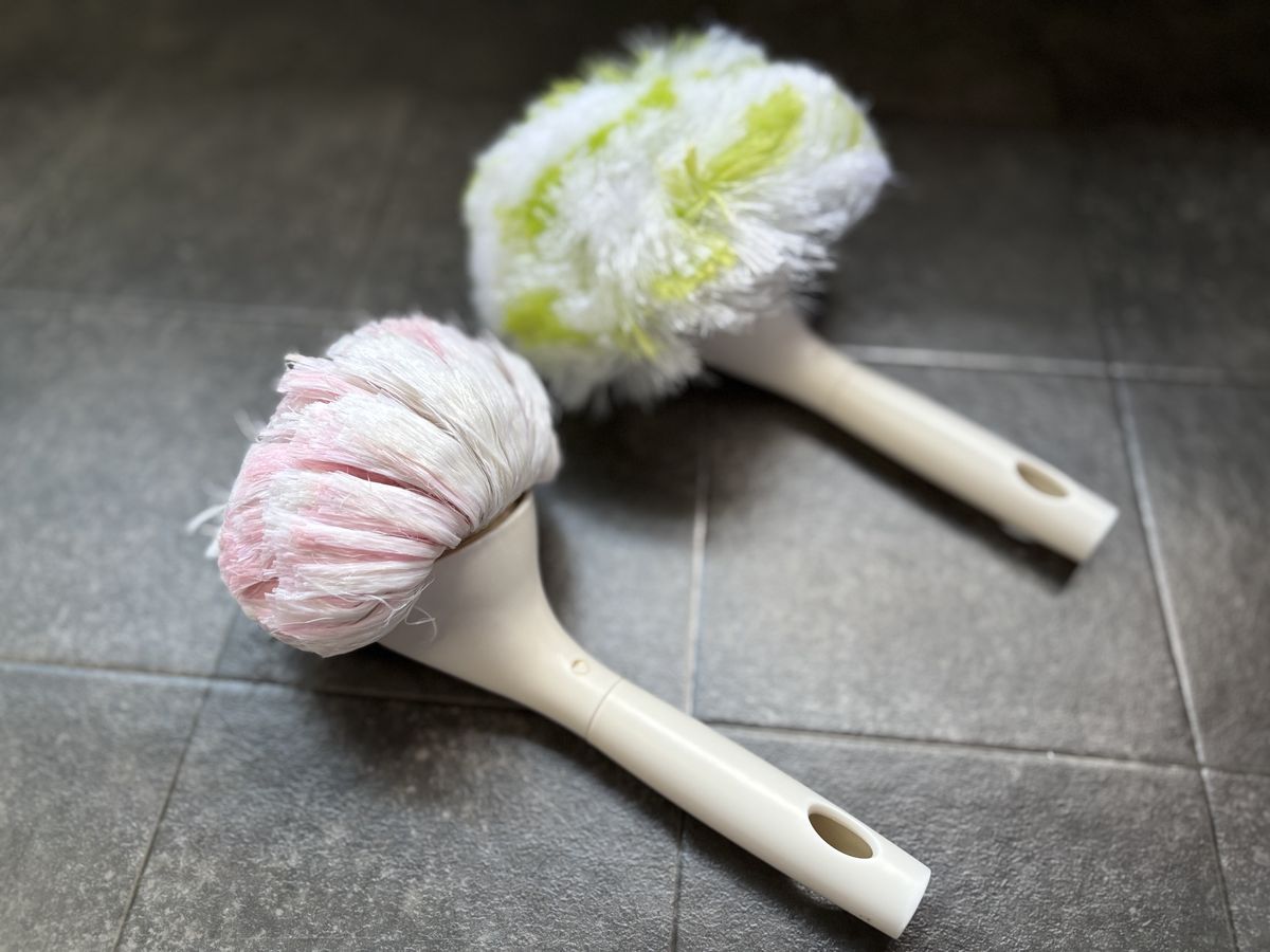 新品のバスボンくん(写真奥)と2年間使ったバスボンくん(写真手前)