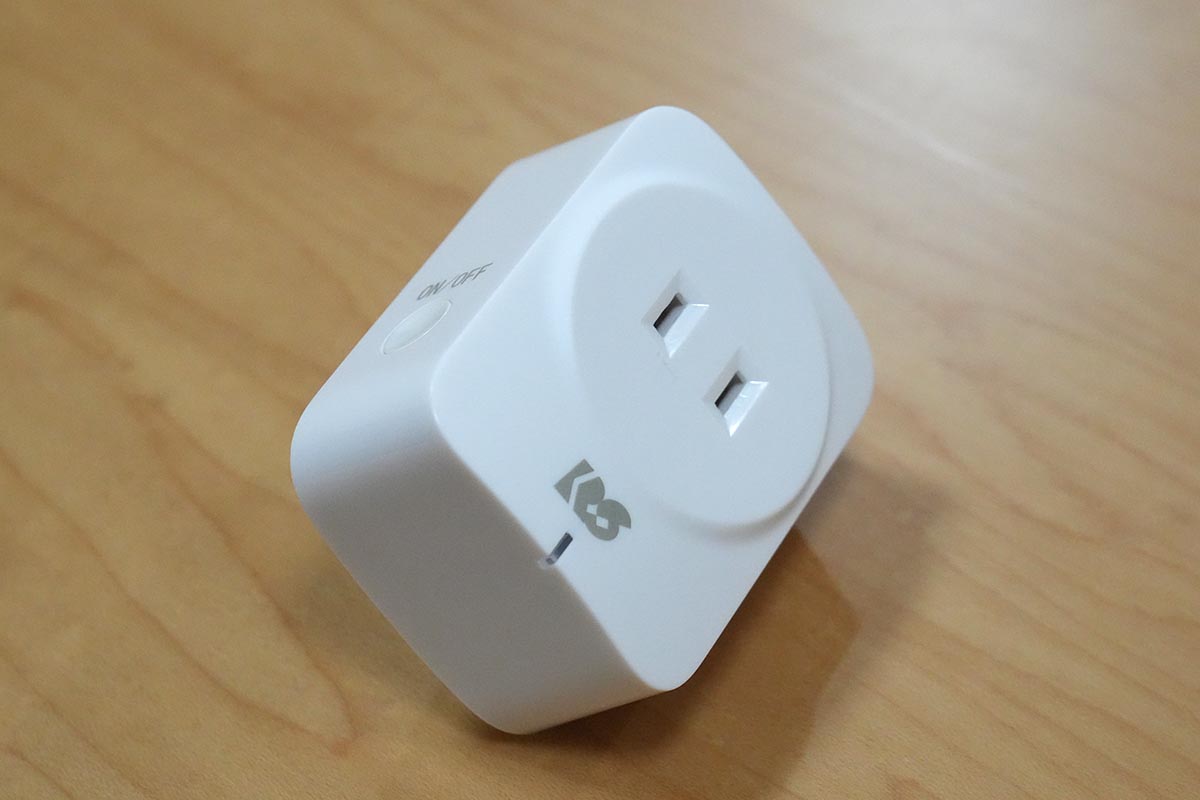 家電と壁のコンセントの間に挟んで計測