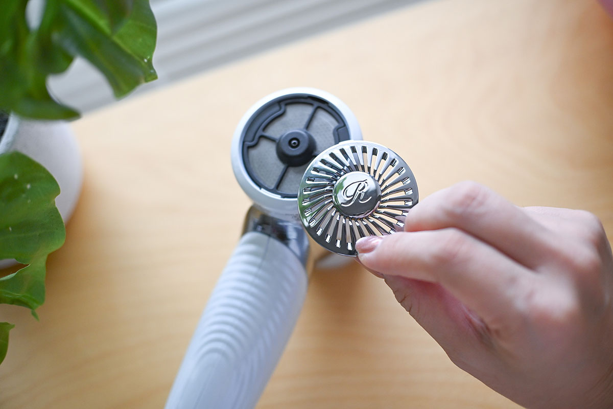 後ろ側のパーツは取り外し可能で、メンテナンスしやすい設計