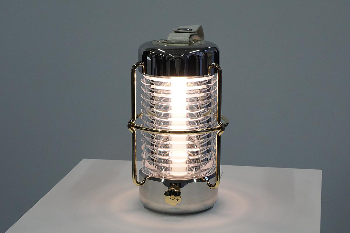 ポータブルLEDランタン「Sailing Lantern」