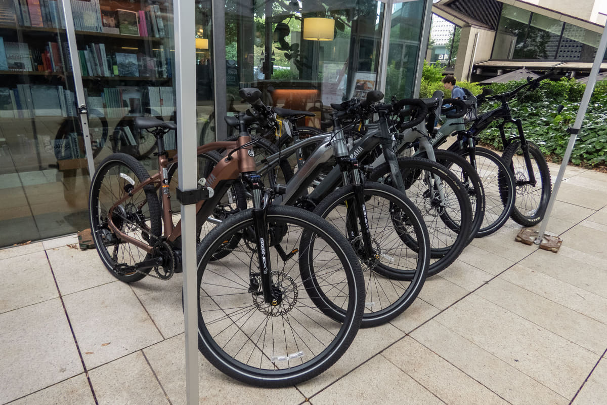 ヤマハのブースではクロスバイク「CROSSCORE」がいちばん人気のようでした