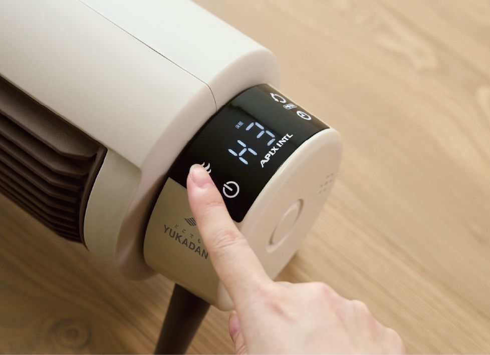 タッチパネルを備える