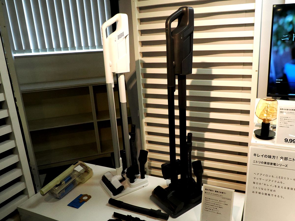 紙パックコードレスクリーナー