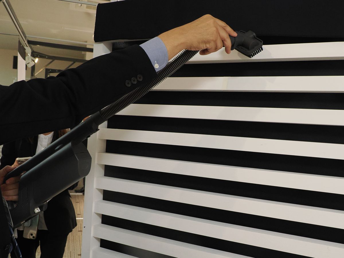 高い場所の掃除をしやすいブラシなど、5種類のアタッチメントを付属