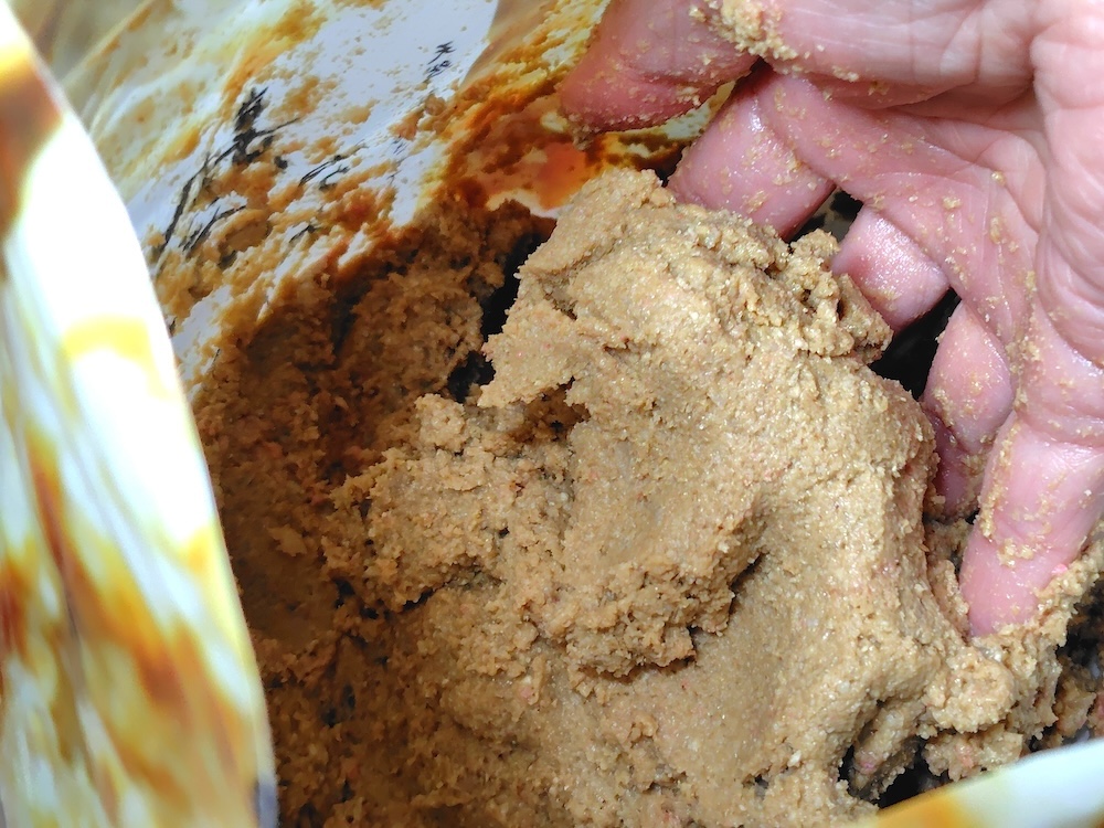 ぬか床は1日1回かき混ぜる